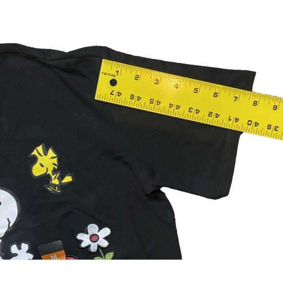 Peanuts Snoopy & Woodstock Womens Size M Black SS T-Shirt Embroidered Flowers - Picture 12 of 12